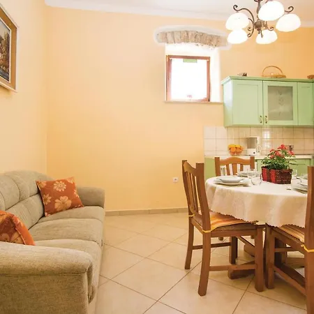 Holiday home Lovely In Barban With Kitchen *