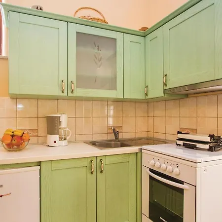 Lovely In Barban With Kitchen Holiday home